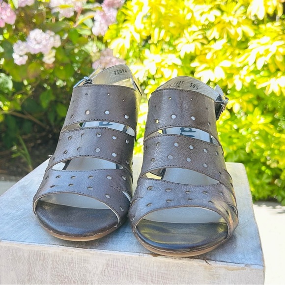 Fidji Gray Taupe Perforated Strappy Sandal Wood Heel - Picture 11 of 16
